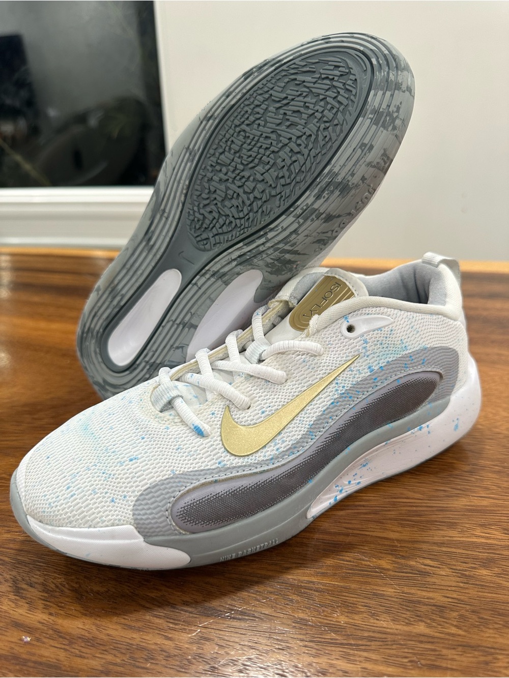 Nike Kids ISO Fly Basketball Shoe White Cool Gray Custom Paint Splatter Sz 5.5Y